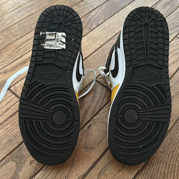 Nike Jordan air mid 3.5 US kids - Picture 4 of 6